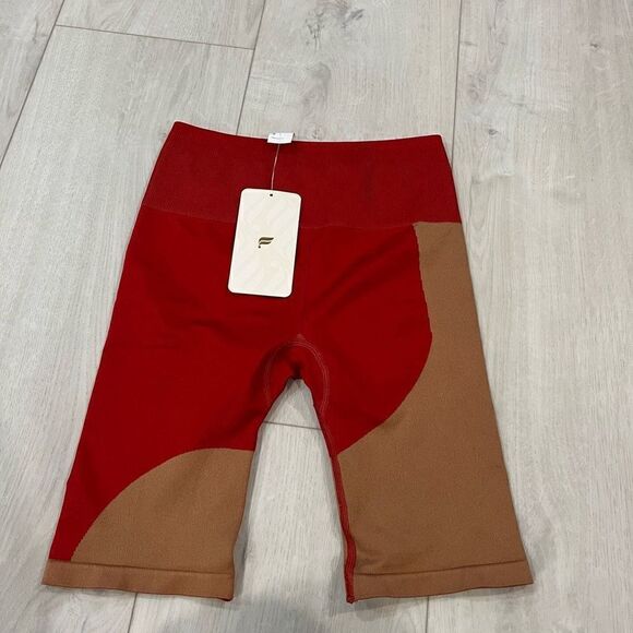 Fabletics Seamless High-Waisted Block Short size S - Picture 3 of 10
